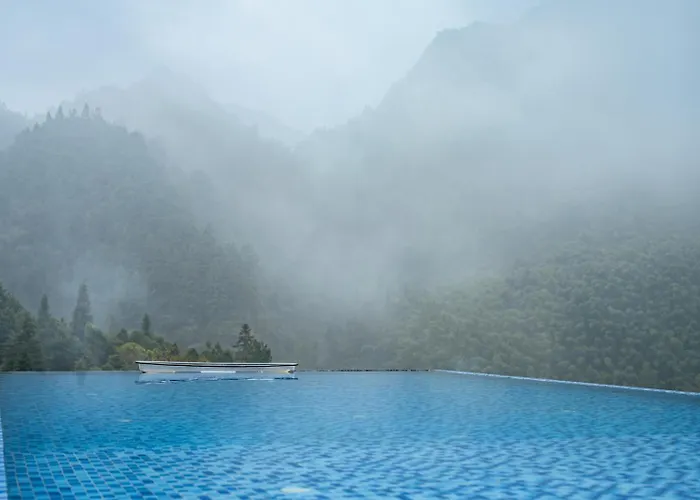 Spa Hotels Resorts Hilltop House Resort