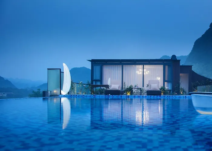 Spa Hotels Resorts Hilltop House Resort